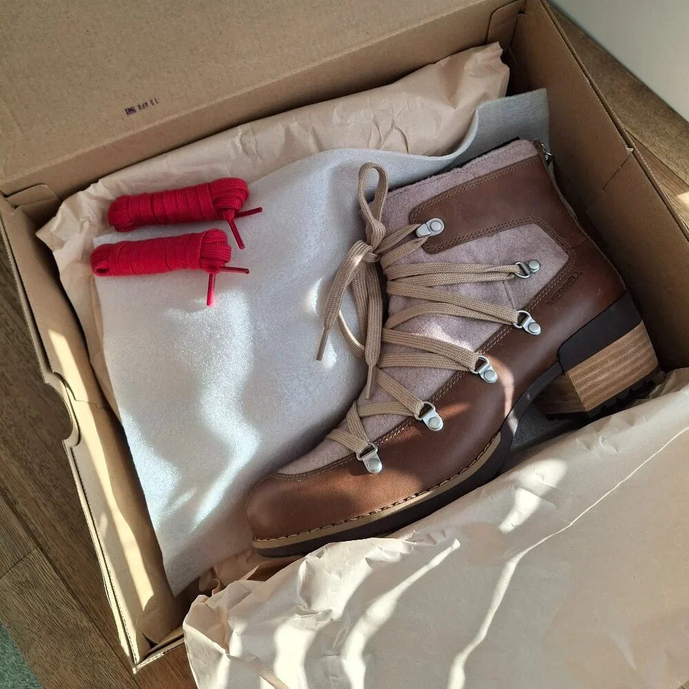 (New) Merrell – Shiloh II Warm Leather Boots (Camel) – Women's 10.5